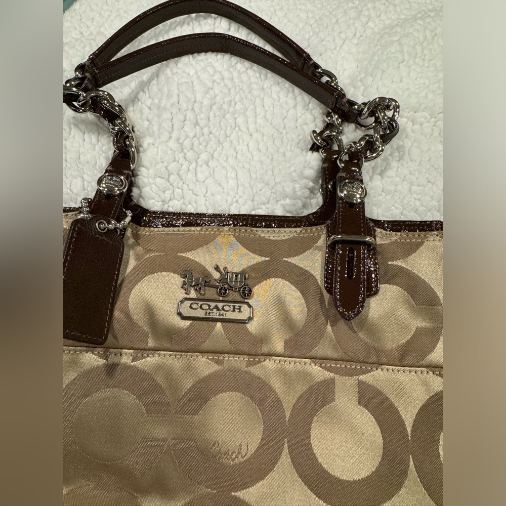 PRICE CUT!! Coach Large Shoulder bag; EUC; very nice! Vintage.